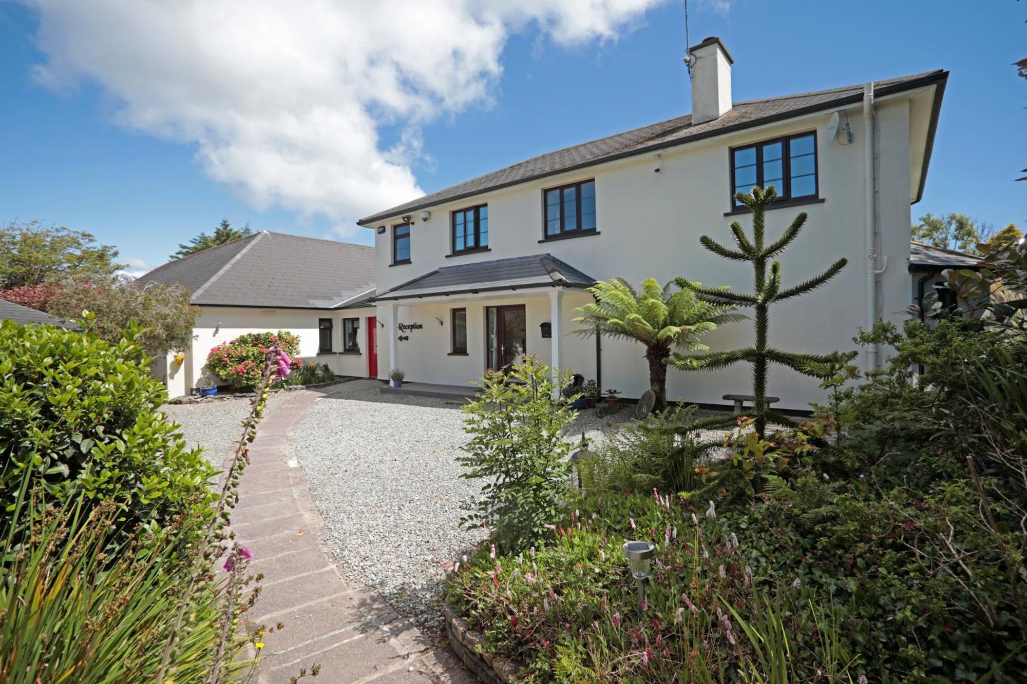 Corthna Lodge Schull Exterior foto